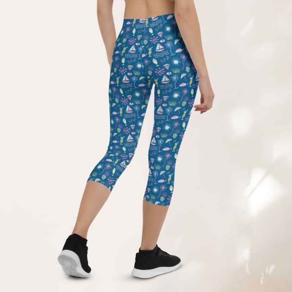 shoreline graffiti capri leggings