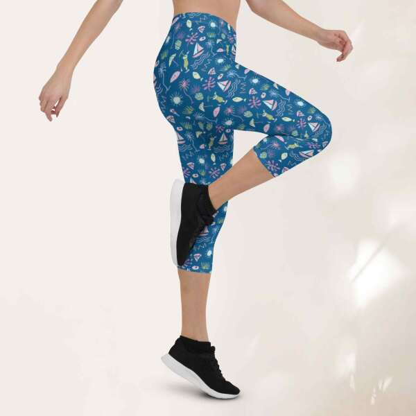 shoreline graffiti capri leggings